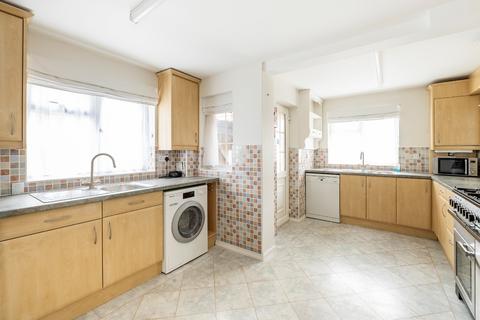 4 bedroom detached house for sale, Haglis Drive, Aylesbury HP22