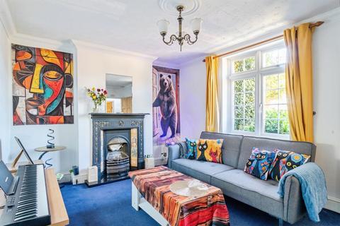 2 bedroom detached house for sale, Silver Street, Newport Pagnell