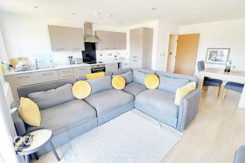2 bedroom apartment to rent, Wideford Drive, ROMFORD