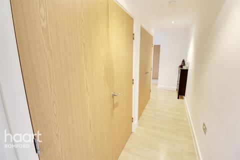 2 bedroom apartment to rent, Wideford Drive, ROMFORD