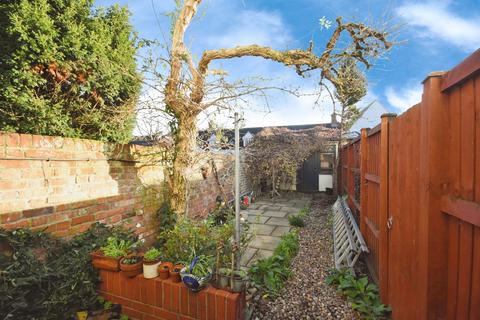 2 bedroom end of terrace house for sale, Bradford Street, Braintree