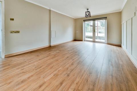3 bedroom terraced house for sale, Oakfields Close, Stevenage