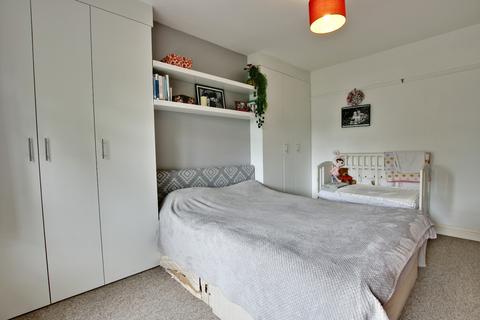1 bedroom flat to rent, Ravenswood Crescent, West Wickham BR4
