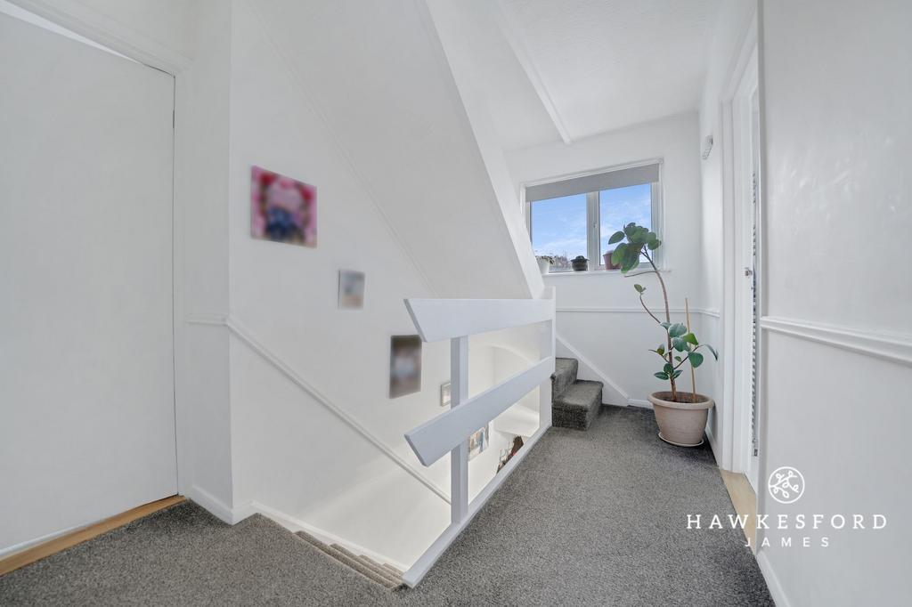 Middletune Avenue, Sittingbourne - Landing
