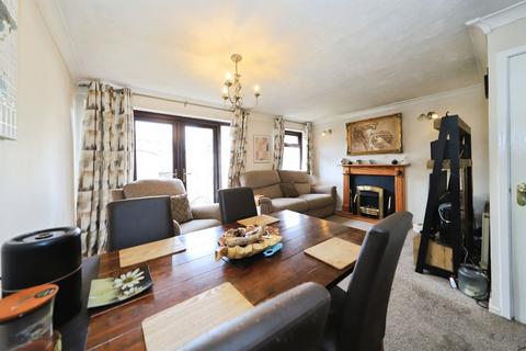 3 bedroom semi-detached house for sale, Cherry Tree Walk, Stourport-On-Severn