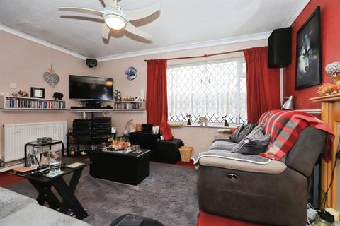 3 bedroom semi-detached house for sale, Highley Close, Kidderminster