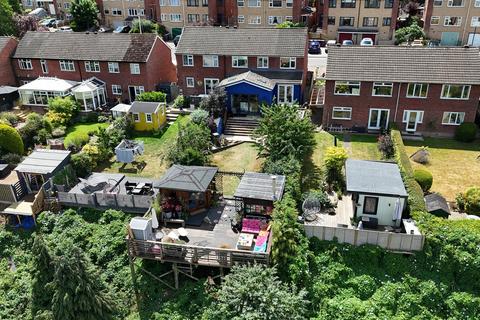 4 bedroom semi-detached house for sale, Burns Drive, Dronfield