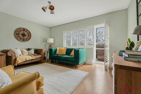 2 bedroom ground floor flat for sale, Shepherds Hill, N6