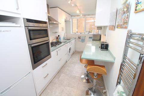 3 bedroom apartment for sale, Sussex Court, Eaton Road, Hove.