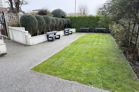 3 bedroom apartment for sale, Sussex Court, Eaton Road, Hove.