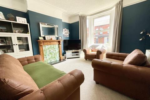3 bedroom house for sale, Tennyson Avenue, Scarborough, YO12