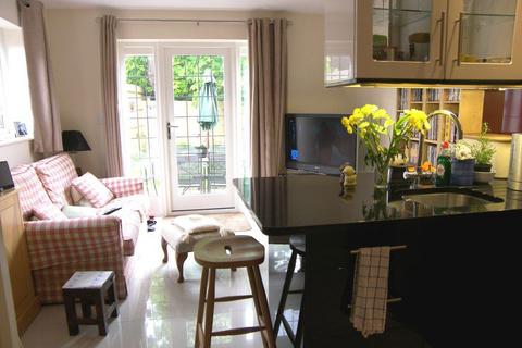 2 bedroom semi-detached house to rent, Off Post House Lane, Bookham