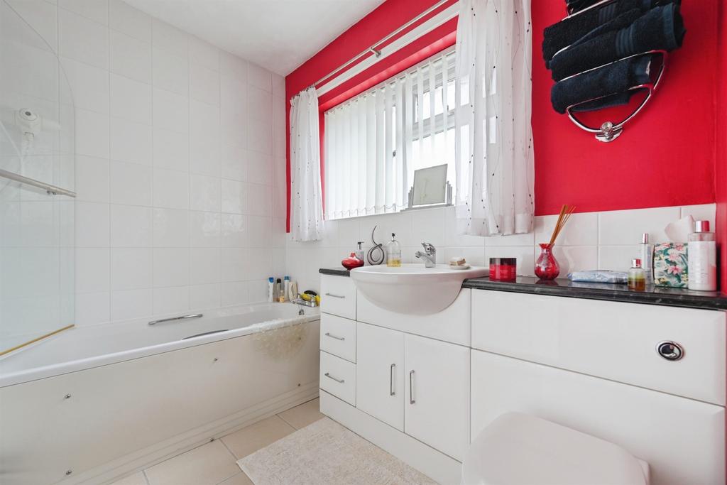 Family Bathroom: