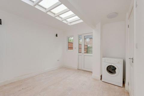 5 bedroom house to rent, Ambleside Road, London NW10