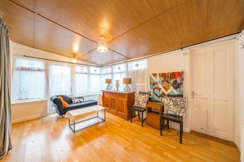 3 bedroom flat to rent, Bertie Road, London NW10