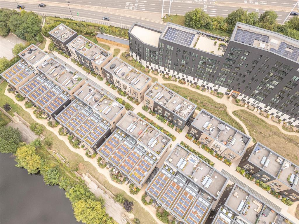 07 - 40 Solar Ave LS9 8 FF.jpg