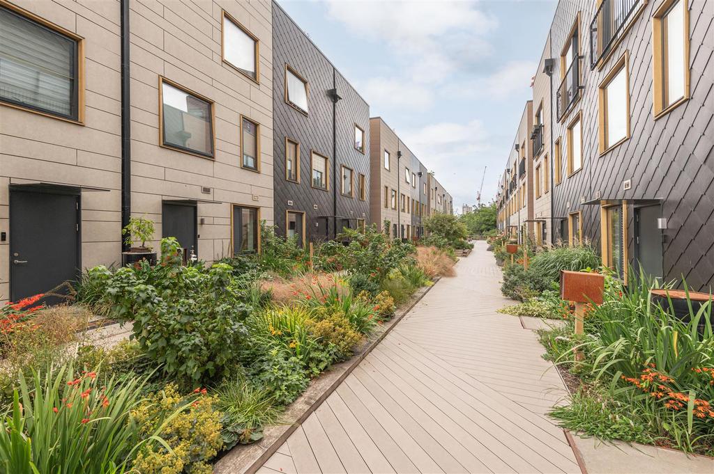 24 - 40 Solar Ave LS9 8 FF.jpg