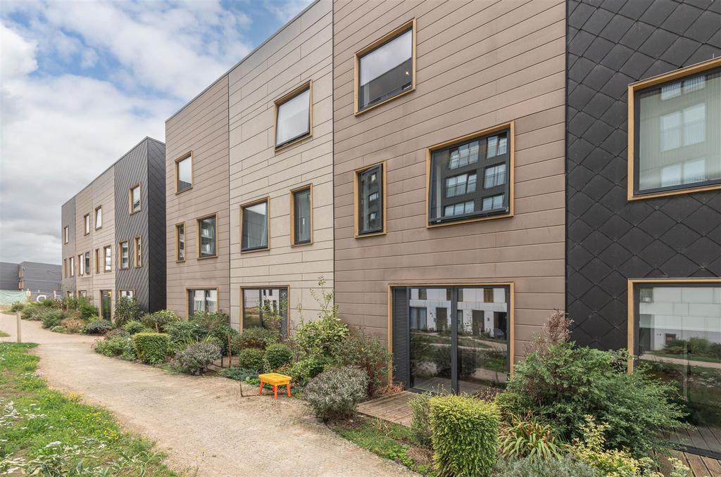 49 - 40 Solar Ave LS9 8 FF.jpg