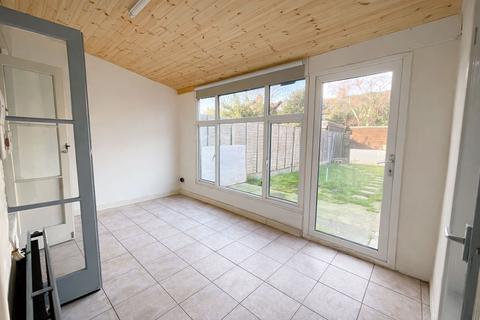 3 bedroom semi-detached house for sale, Leigh-on-Sea SS9