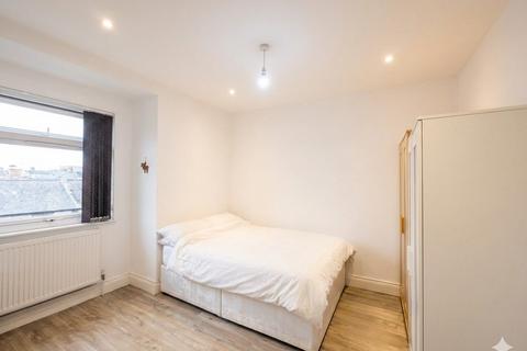 6 bedroom flat for sale, Kilburn, London, NW6