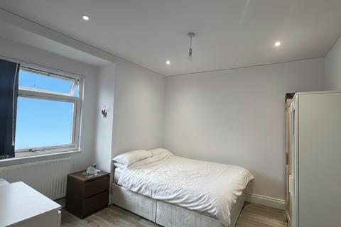 6 bedroom flat for sale, Kilburn, London, NW6