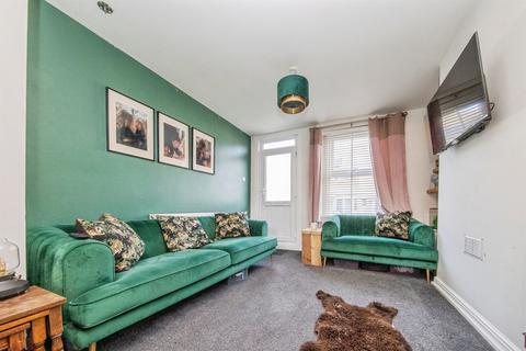 2 bedroom end of terrace house for sale, Parkeston Road, Parkeston, HARWICH