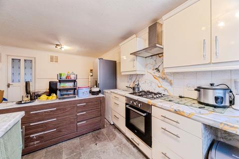 3 bedroom end of terrace house for sale, Reeves Croft, Hodge Lea, MILTON KEYNES