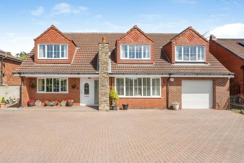 5 bedroom detached house for sale, West Street, Thorne, DONCASTER