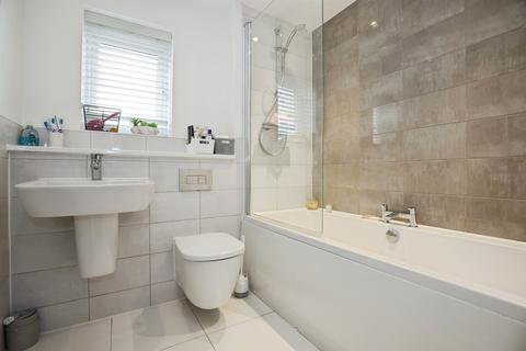 4 bedroom detached house for sale, Larbourne Park Road, Flore, Northampton