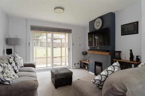3 bedroom house for sale, Rowan Close, Reigate