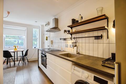 1 bedroom flat for sale, Dulwich Road, London, SE24