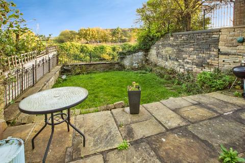 2 bedroom end of terrace house for sale, Belmont Street, Halifax