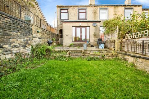 2 bedroom end of terrace house for sale, Belmont Street, Halifax