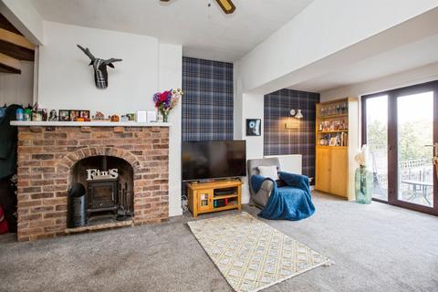 2 bedroom end of terrace house for sale, Belmont Street, Halifax
