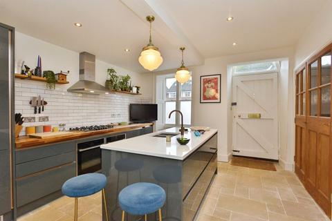 4 bedroom end of terrace house for sale, High Street, Stony Stratford, MILTON KEYNES