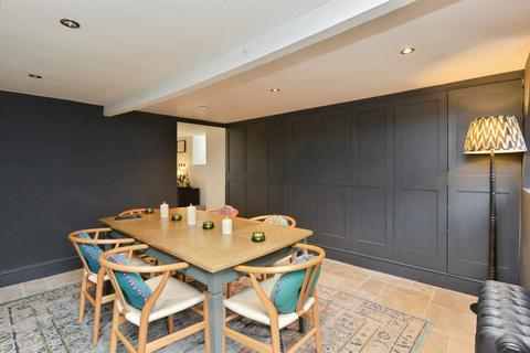 4 bedroom end of terrace house for sale, High Street, Stony Stratford, MILTON KEYNES