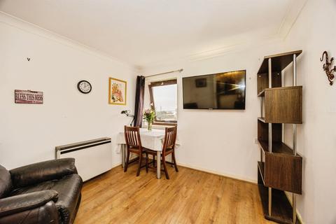 1 bedroom retirement property for sale, Clarence Parade, Southsea