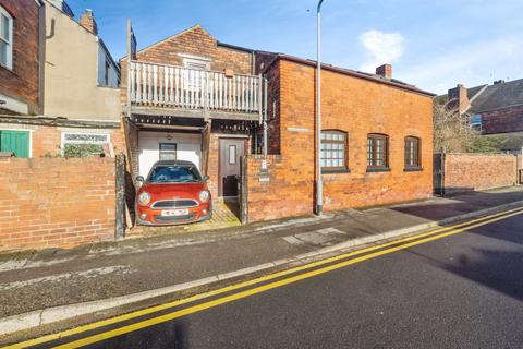 2 bedroom semi-detached house for sale, Winn Street, Lincoln