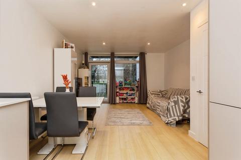 1 bedroom flat for sale, Woodford Road, Watford