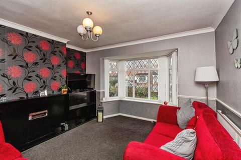 3 bedroom semi-detached house for sale, Kent Road, Wednesbury