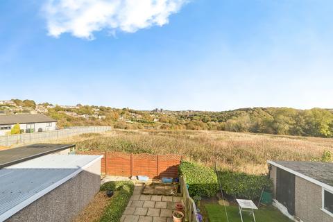 3 bedroom semi-detached house for sale, Kent Close, Pudsey