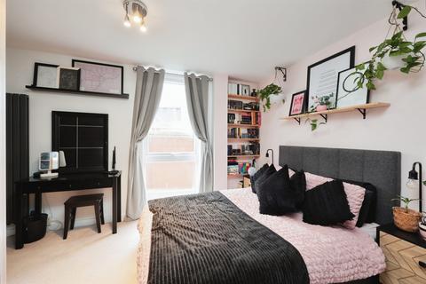 1 bedroom flat for sale, Bellfield Road, High Wycombe