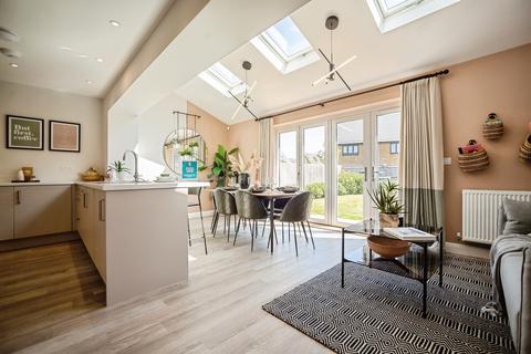 3 bedroom semi-detached house for sale, Edgelake, Sittingbourne