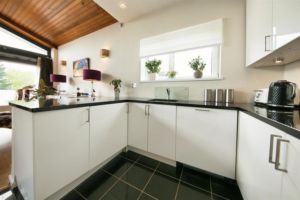 RW F3 Lake View Ct. 1415.jpg