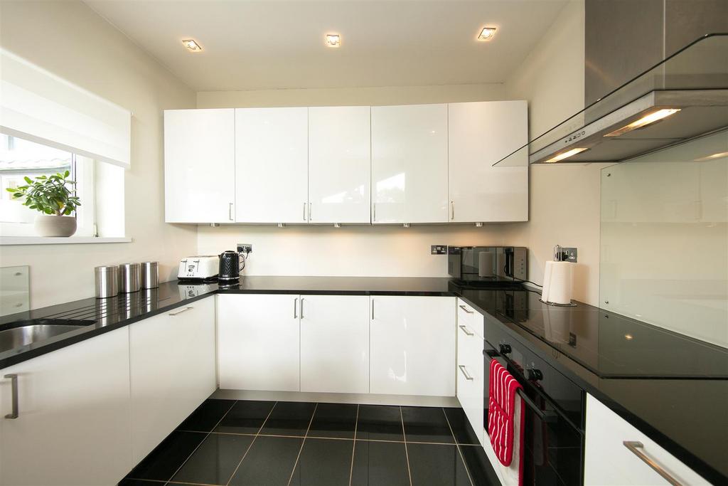 RW F3 Lake View Ct. 1412.jpg