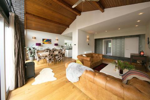 2 bedroom apartment to rent, Lake Road East, Cardiff CF23