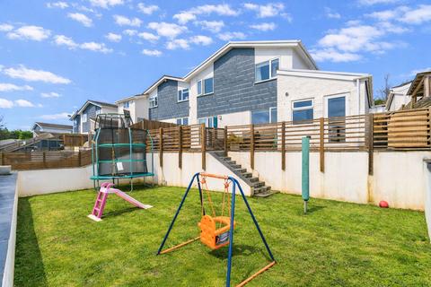 4 bedroom detached house for sale, Dinch Hill, Undy, NP26
