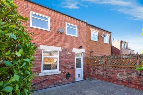 3 bedroom terraced house for sale, Cross Road, Middlestown, Wakefield