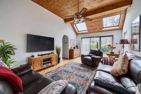 4 bedroom detached house for sale, Shrublands Drive, Lightwater GU18