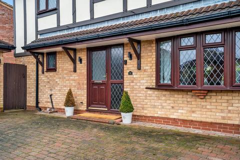 4 bedroom detached house for sale, Pine Close